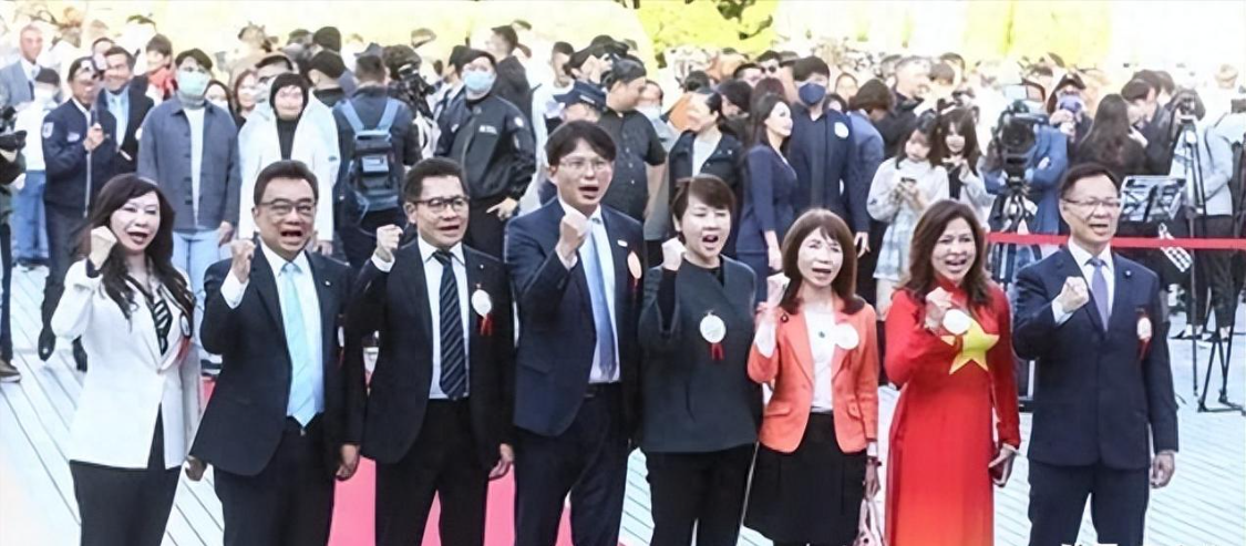 足球直播-民众党团大换血，新任总召竟是统派？黄国昌表态，郑丽文布局稳了